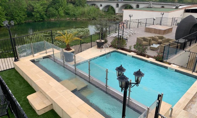 Lunel Hotel | Hôtel restaurant Mon Auberge