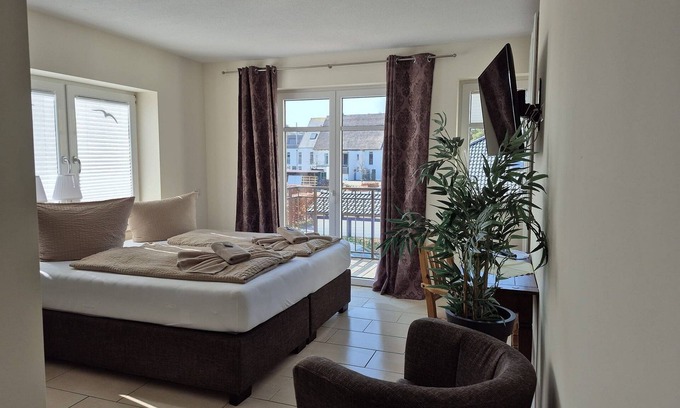 Karlshagen House | H3 with balcony without couch - Usedom Bike - Hotel Max & Anna