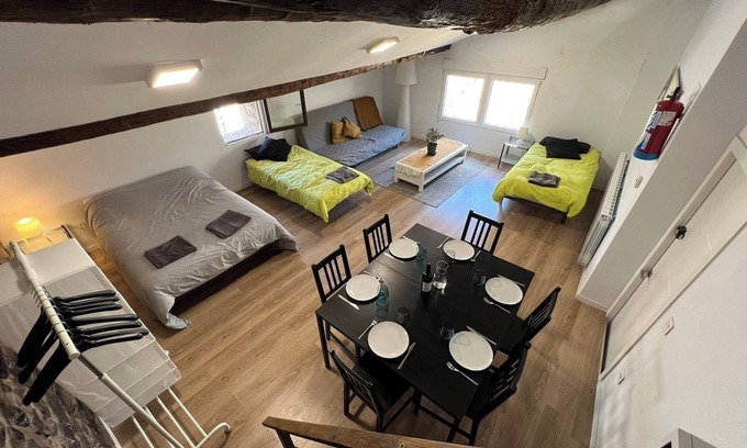 Biescas Apartment | Habitaciones Para 15 Personas en el Centro de Biescas