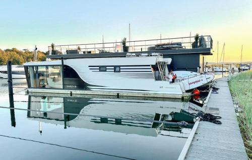 Sagard Boat Rental | Hafensuite De Luxe