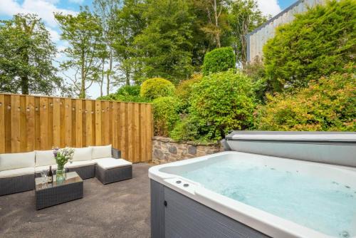 Bethania House | Hafod y Llwynog