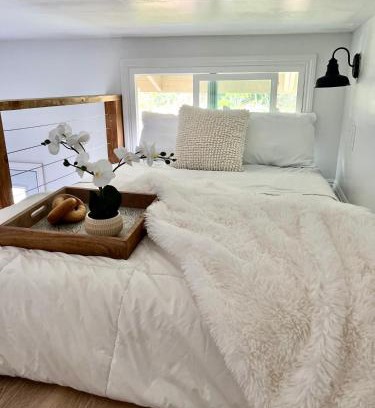 Keaau Apartment | Hale ‘Aina (Country Cottage)