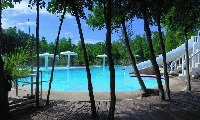Moalboal Resort | Hale Manna Coastal Gardens