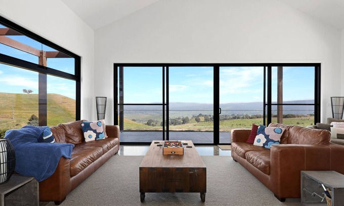 Barwite House | Half Mile High - Merrijig - Sleeps 10