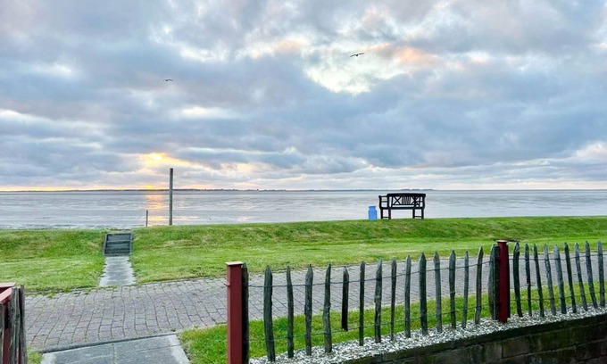 Langeneß Apartment | Hallig Hüs 2 - Experience relaxing days in our cozy 3-room apartment