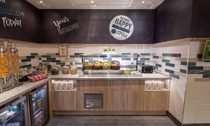 Bournemouth City Centre Hotel | Hampton by Hilton Bournemouth
