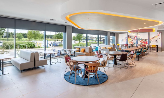 High Wycombe Hotel | Hampton by Hilton High Wycombe