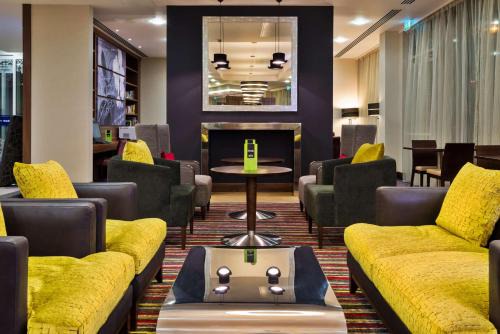 Luton Hotel | Hampton by Hilton Luton Airport