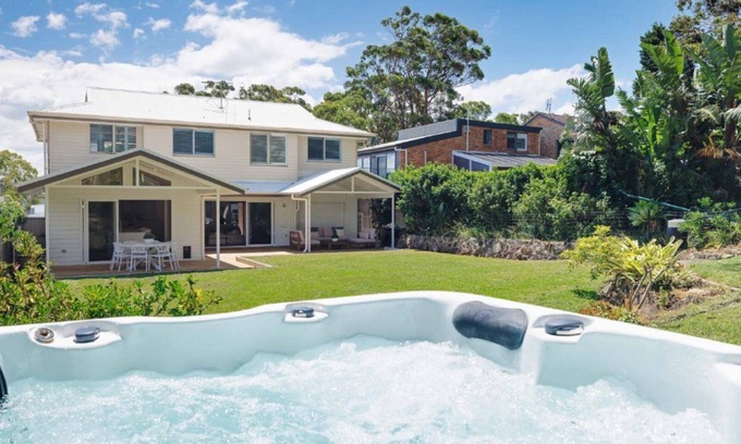 Killcare Heights House | Hampton Heights by HolidayCo.