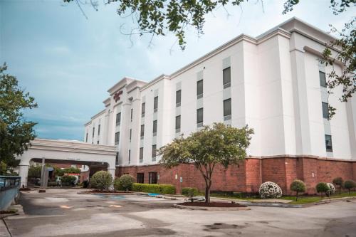 Gonzales Hotel | Hampton Inn Gonzales