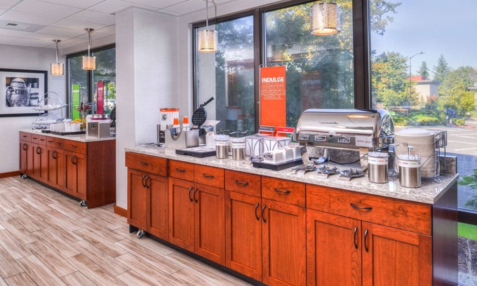 SeaTac Hotel | Hampton Inn Seattle-Airport