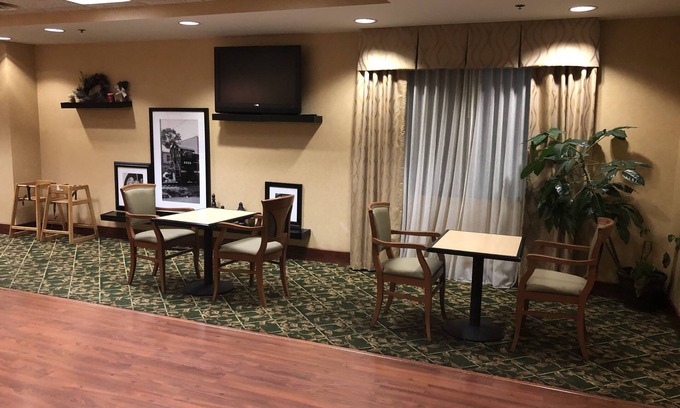 Sidney Hotel | Hampton Inn Sidney