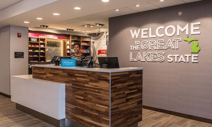 Allen Park Hotel | Hampton Inn & Suites Allen Park