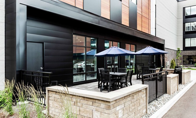 Quartier 5-2 Hotel | Hampton Inn & Suites by Hilton Quebec City Beauport