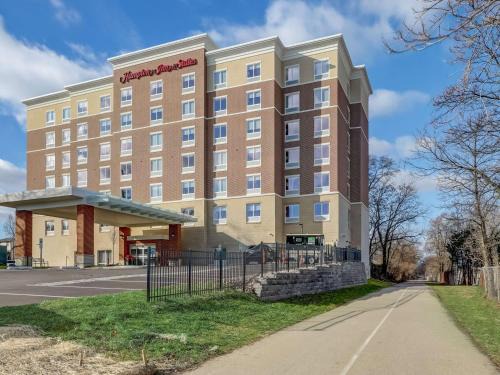 Hyde Park Hotel | Hampton Inn & Suites Cincinnati Midtown Rookwood