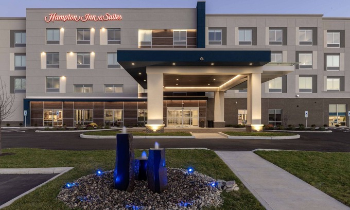 Dent Hotel | Hampton Inn & Suites Cincinnati West