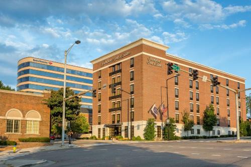 Downtown Knoxville Hotel | Hampton Inn & Suites Knoxville-Downtown