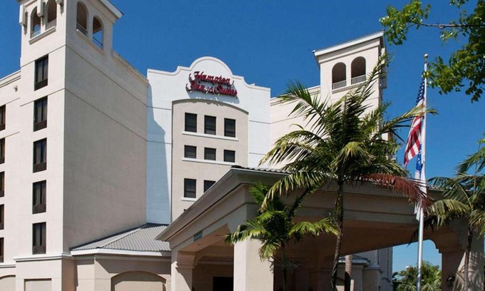 Doral Hotel | Hampton Inn & Suites Miami-Doral Dolphin Mall