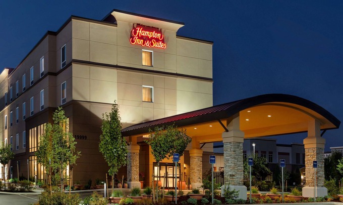 Tanasbourne Hotel | Hampton Inn & Suites Portland/Hillsboro-Evergreen Park