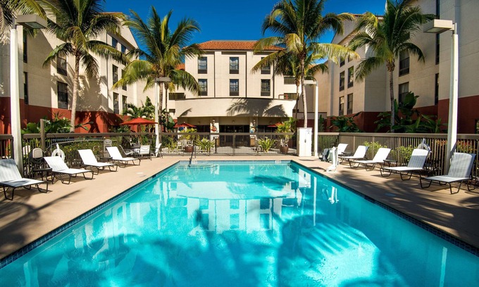 Fort Myers Beach Hotel | Hampton Inn & Suites Fort Myers Beach/Sanibel Gateway