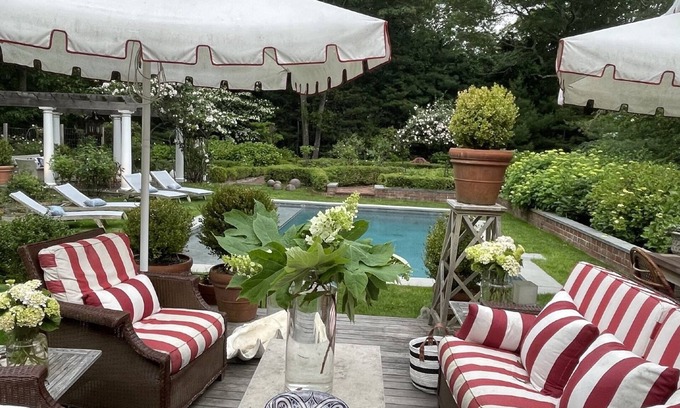 North Sea House | Hamptons Retreat ☀️ 5 bed 4 bath, salt water pool, gym, walk to water 🏖sleep10
