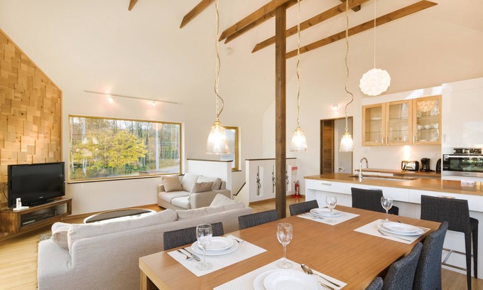 Hirafu Apartment | Hana & Jo