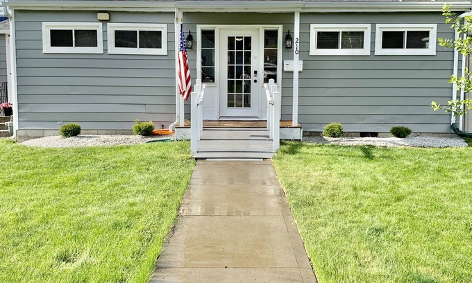 Port Clinton House | HANDICAP ACCESSIBLE 3BR HOME IN DOWNTOWN PC