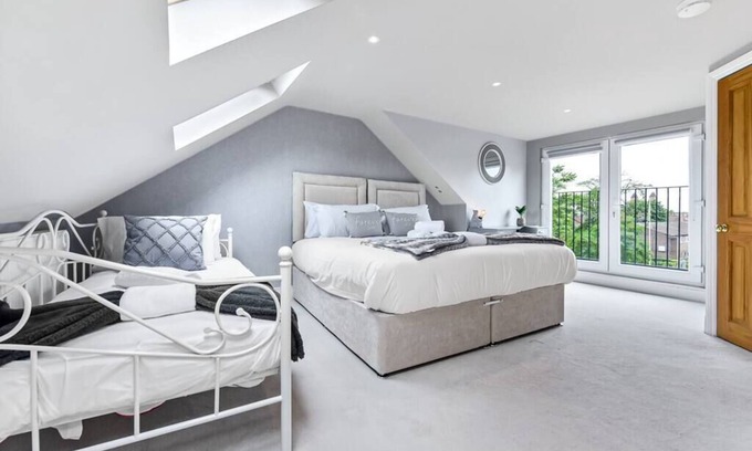 Seven Sisters House | Handsome Family Home | Peaceful, Next to Park