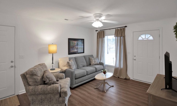 Dothan House | Hank’s Place - Home Away From Home
