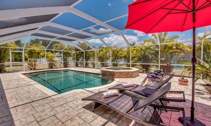 Fort Myers Villa | Happy Cape 11