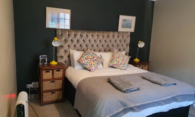 Greater Johannesburg Metropolitan Area House | Happy colourful cottage