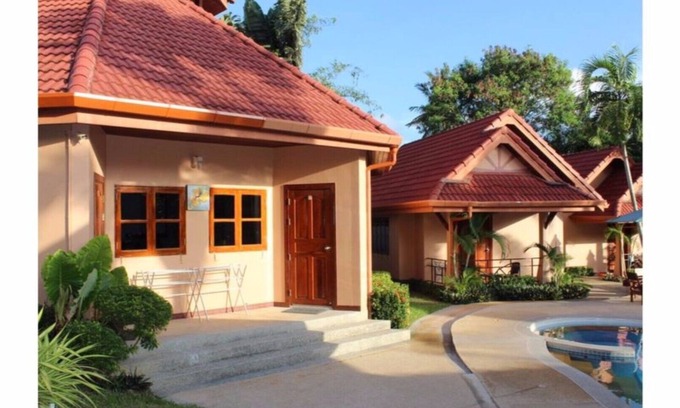 Karon Hotel | Happy Elephant Resort - Premium Deluxe rooms without kitchen