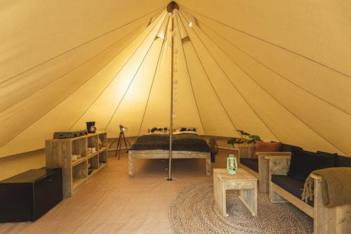 Zuna House | Happy in the meadow tent with private sanitary facilities 2 pers.