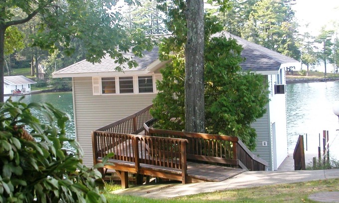 Bolton House | Happy Nest: Unique lakeside retreat atop a boathouse