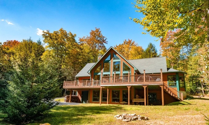 Davis House | Happy Valley Hideaway