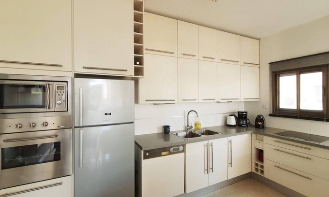 Kerem HaTeimanim Apartment | Harav Kook Lilas in Tel Aviv-yafo