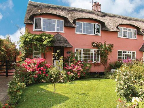 Winterton-on-Sea House | Harbour Cottage