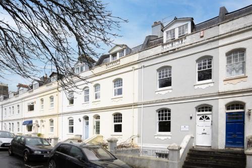 Barbican House | Harbour House - Central Location with Free Parking