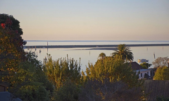 Britannia Heights House | Harbour Lights - Nelson waterfront home with stunning views.