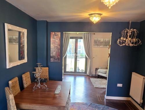 Castle House | Harbour View Haven – Modern 3BR Marina Home