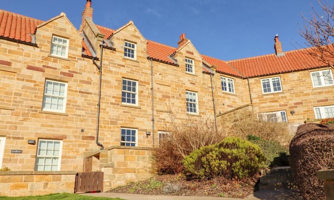 Sandsend House | Harebell