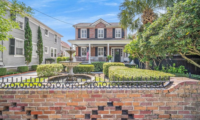 Harleston Village House | Harleston Village Family Friendly Downtown Home