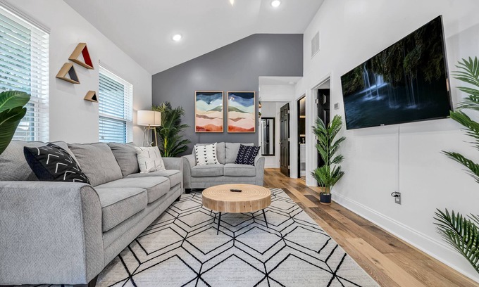 Candler-McAfee House | Harmony House, Sleeps 8