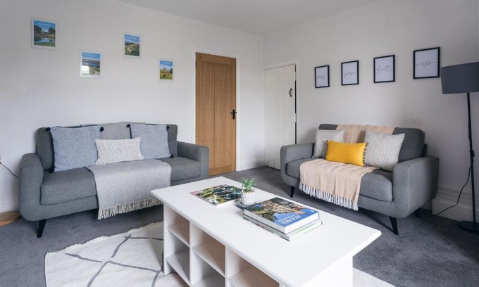 Buxton House | Harpur Cottage