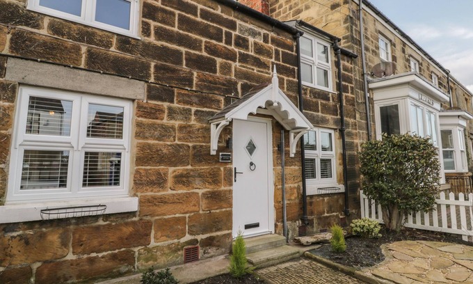 Marske-by-the-Sea Cottage | HARRINGTON COTTAGE, pet friendly, with a garden in Marske-By-The-Sea