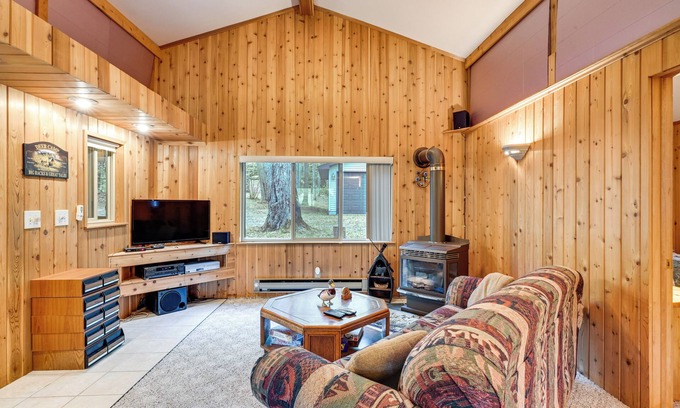 Harrison Cabin | Harrison Cabin w/Fire Pit & Elbow Lake Access!