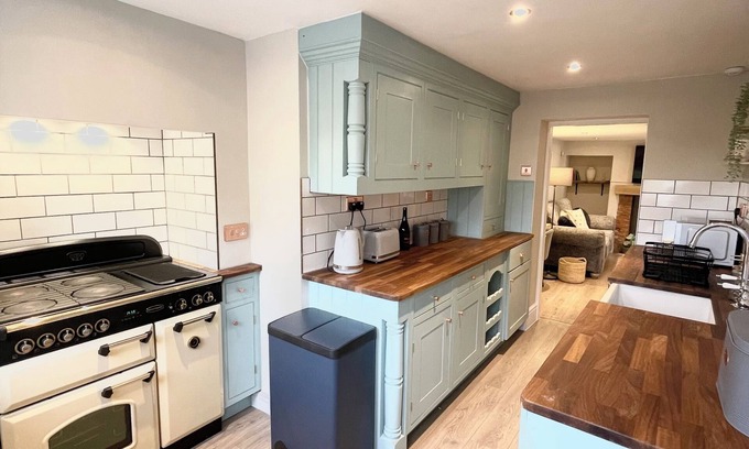 King's Lynn House | Harvest Cottage - 2 bed (double + twin) - Large detached private garden