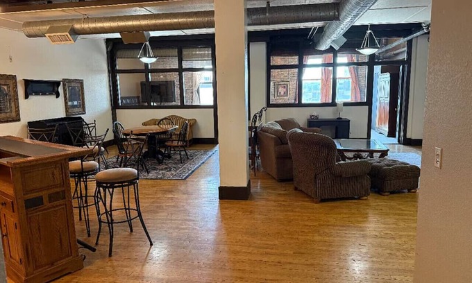 Downtown Apartment | Harvester Loft | Levitt & River