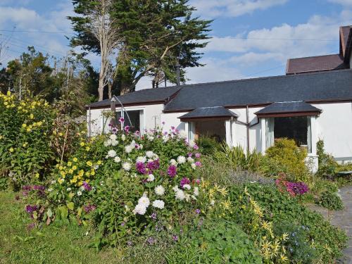 Menai Bridge House | Haulfryn Cottage
