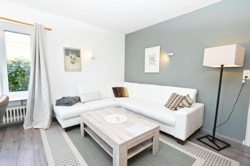 Behrensdorf Apartment | Haus Osbahr Ferienwohnung Waldtraud